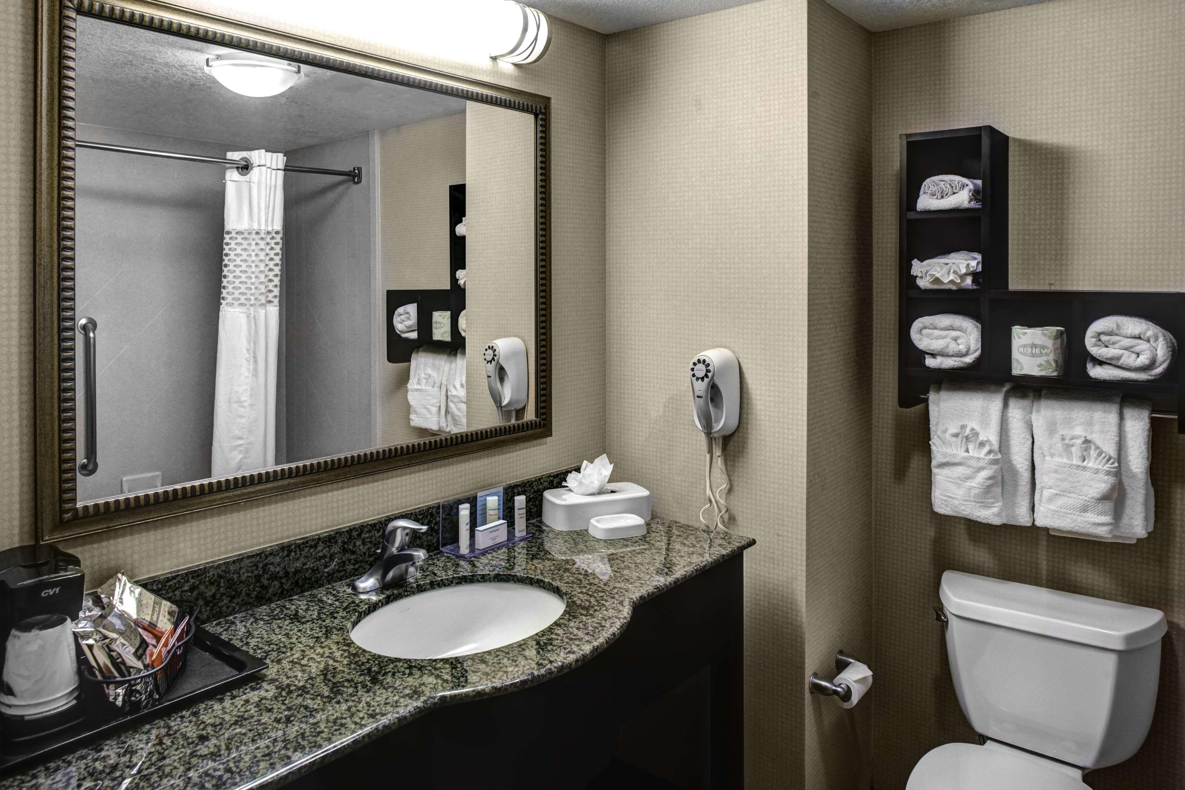 Hampton Inn And Suites Bakersfield / Highway 58 Экстерьер фото