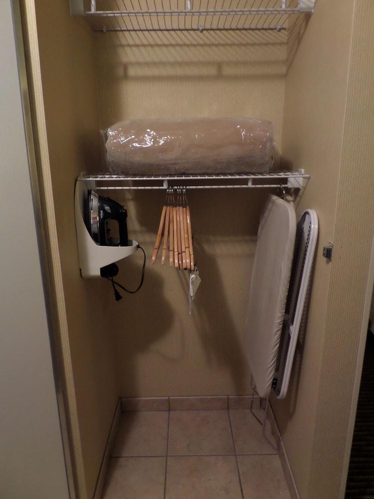 Hampton Inn And Suites Bakersfield / Highway 58 Экстерьер фото
