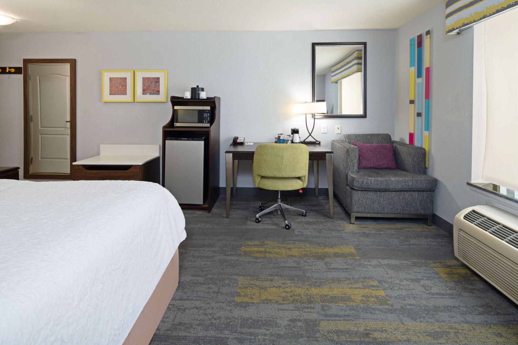 Hampton Inn And Suites Bakersfield / Highway 58 Экстерьер фото